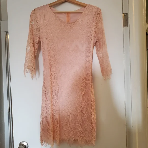 Knee length pink dress, size medium. - Picture 1 of 1